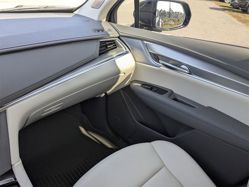 Certified 2024 Cadillac XT5 Premium Luxury image 18