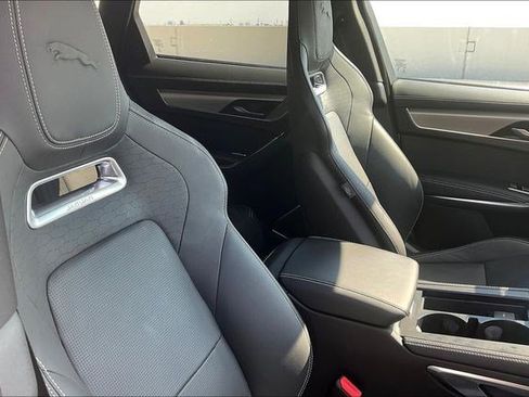 Used 2024 Jaguar F-PACE R-Dynamic S image 12