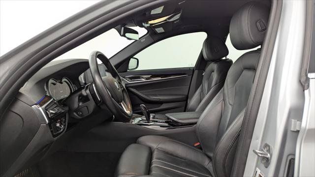Used 2019 BMW 530e w/ Convenience Package RWD image 13