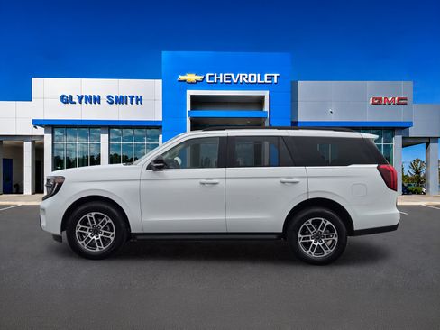 Used 2026 Ford Expedition Active RWD image 12