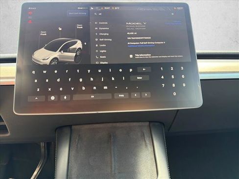 Used 2023 Tesla Model Y Long Range AWD/4WD image 19
