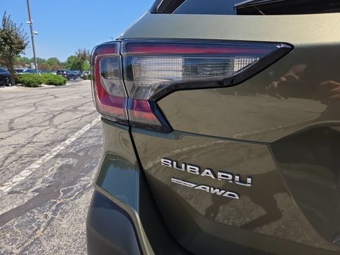 Used 2022 Subaru Outback Limited AWD/4WD image 8