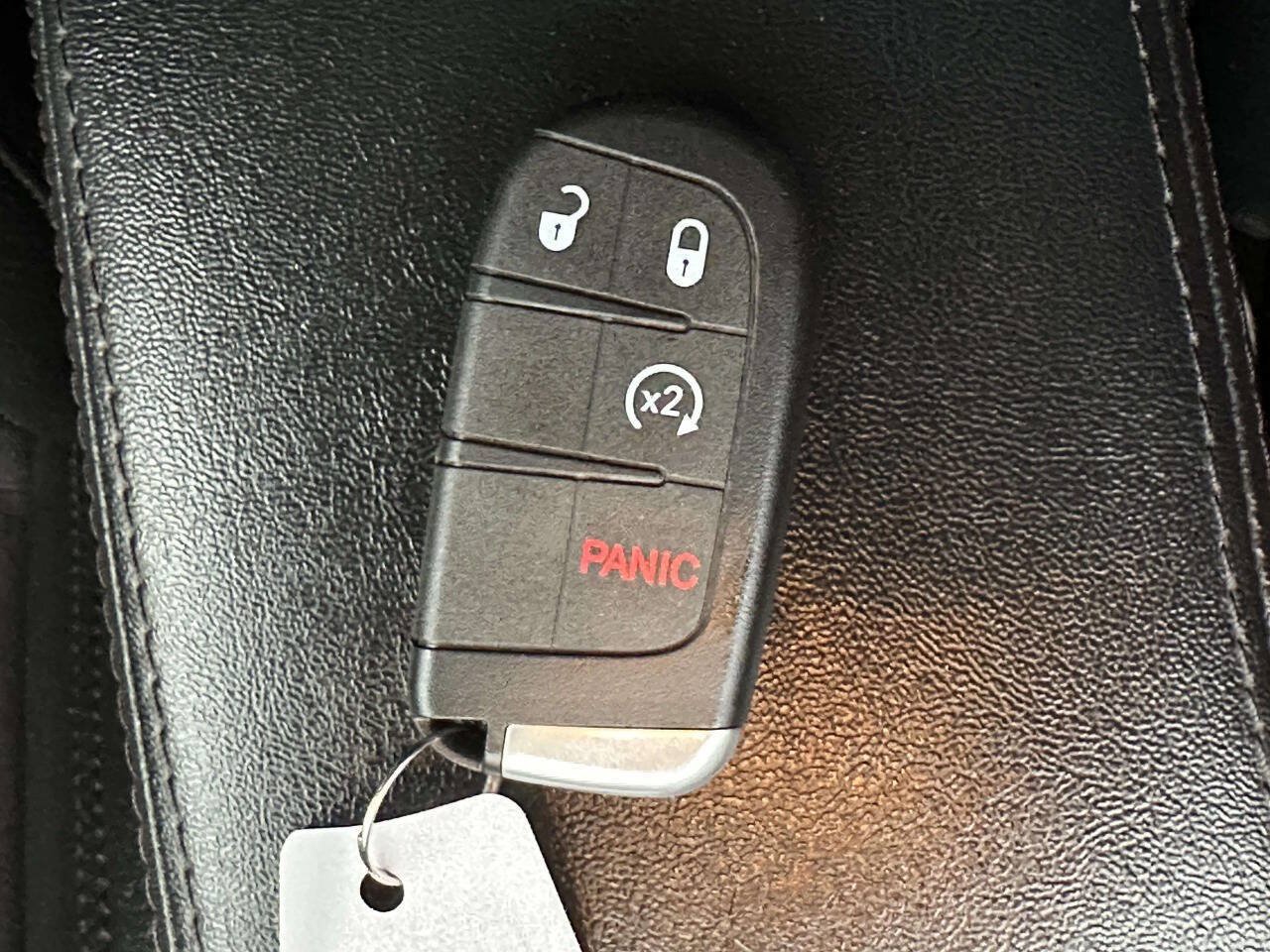 Used 2020 Jeep Compass Latitude AWD/4WD image 35