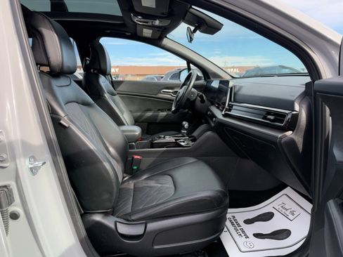Used 2025 Kia Sportage X-Line w/ Premium Package image 11