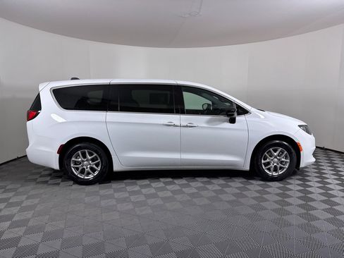 New 2026 Chrysler Voyager LX image 15