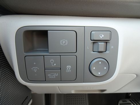 Used 2023 Hyundai Ioniq 6 Limited image 24