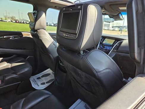 Used 2017 Cadillac Escalade ESV Platinum AWD/4WD image 48