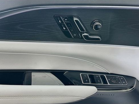 New 2025 Cadillac Lyriq Luxury image 17