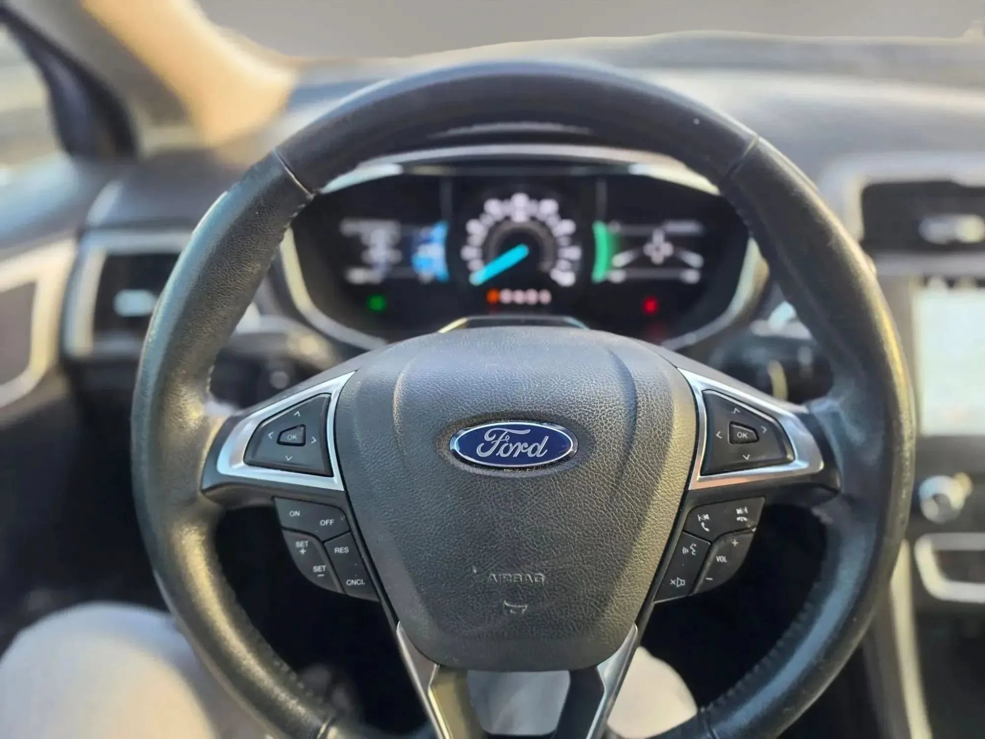 Used 2017 Ford Fusion SE w/ Fusion SE Technology Package FWD image 21