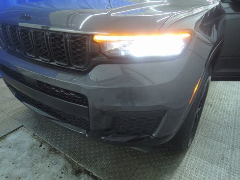 Used 2024 Jeep Grand Cherokee L Laredo image 37