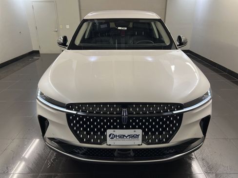 New 2026 Lincoln Nautilus Premier image 2