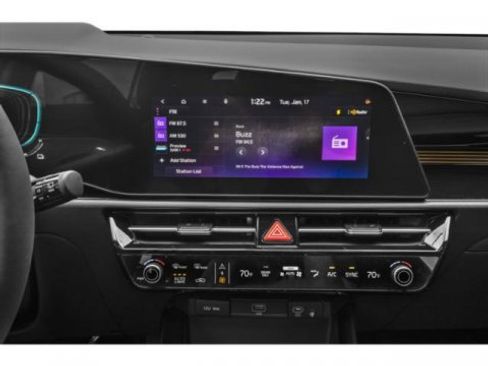 Certified 2024 Kia Niro SX image 13