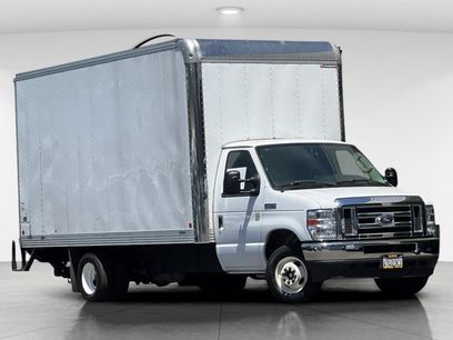 Used 2022 Ford E-450 and Econoline 450 Super Duty w/ Power Windows & Locks Group