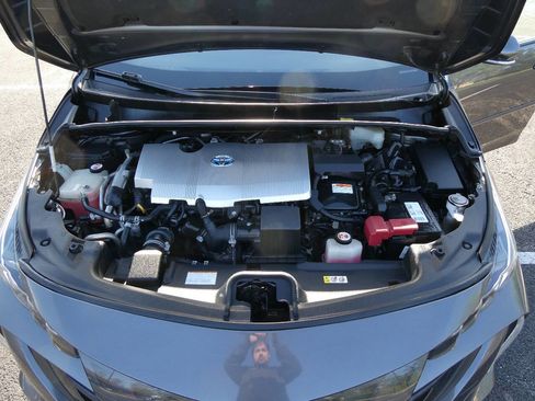 Used 2017 Toyota Prius Prime Plus FWD image 28