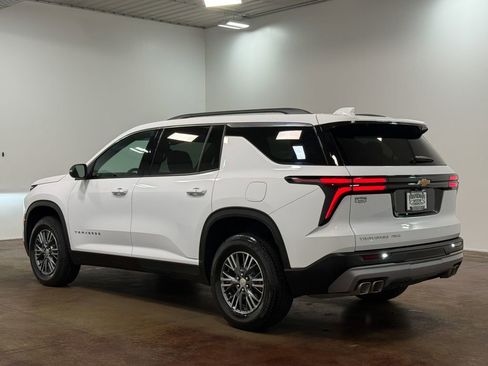 Used 2026 Chevrolet Traverse LT AWD/4WD image 5