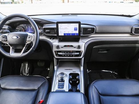 Used 2023 Ford Explorer XLT w/ Equipment Group 202A image 13