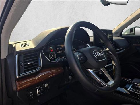 Used 2021 Audi Q5 e Prestige w/ Prestige Package image 9