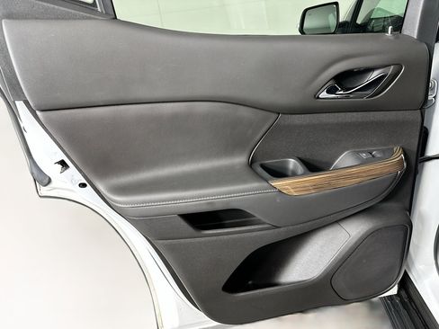 Used 2023 GMC Acadia SLE w/ Driver Convenience Package image 26