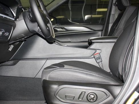 Certified 2024 Jeep Grand Cherokee L Laredo image 10