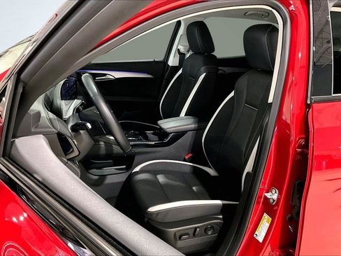 Certified 2025 Buick Envision Sport Touring image 25