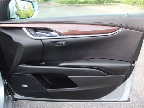 Used 2014 Cadillac XTS Luxury image 21