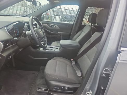 Used 2023 Chevrolet Traverse LT FWD image 10
