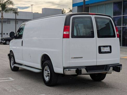 Used 2024 Chevrolet Express 2500 w/ Driver Convenience Package image 7