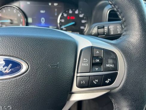 Used 2022 Ford Explorer XLT w/ Equipment Group 202A RWD image 16