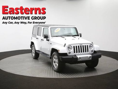 Used 2015 Jeep Wrangler Unlimited Sahara w/ Connectivity Group AWD/4WD image 51