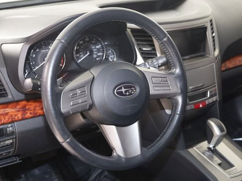 Used 2011 Subaru Outback 2.5i Limited w/ PWR Moonroof Pkg image 6