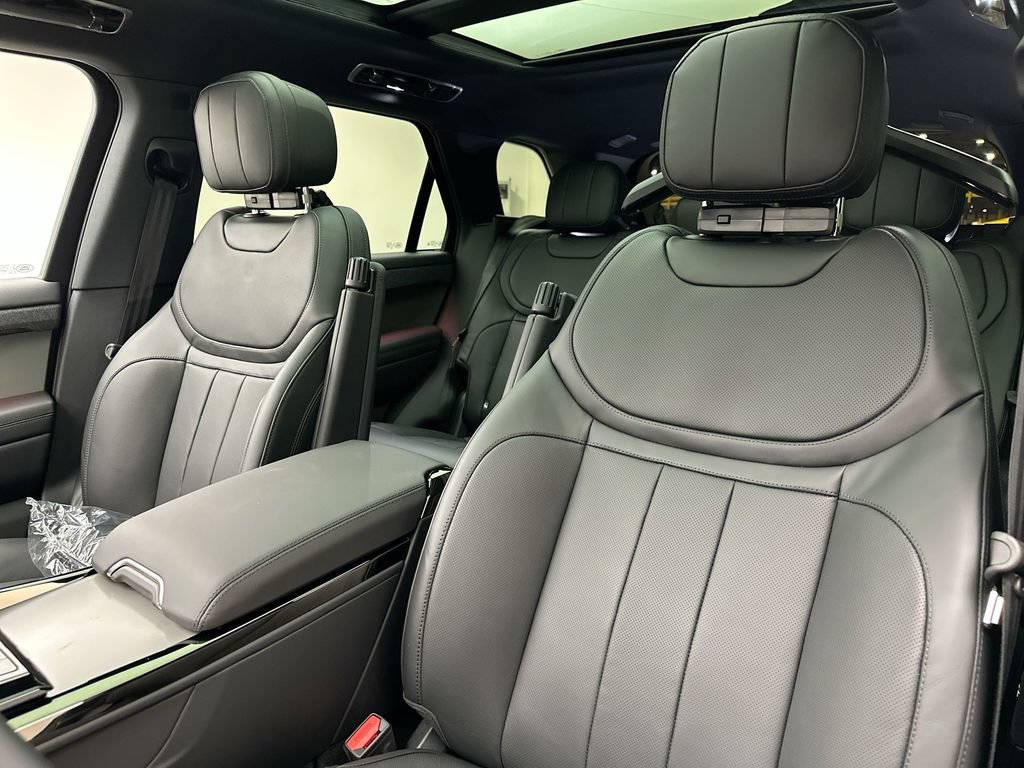 New 2027 Land Rover Range Rover Sport Dynamic SE AWD/4WD image 10