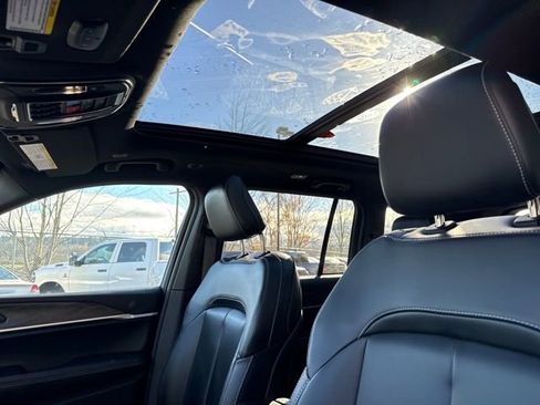 New 2025 Jeep Grand Cherokee Limited w/ Black Appearance Package image 27