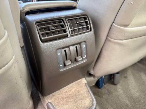 Used 2000 Acura RL image 25