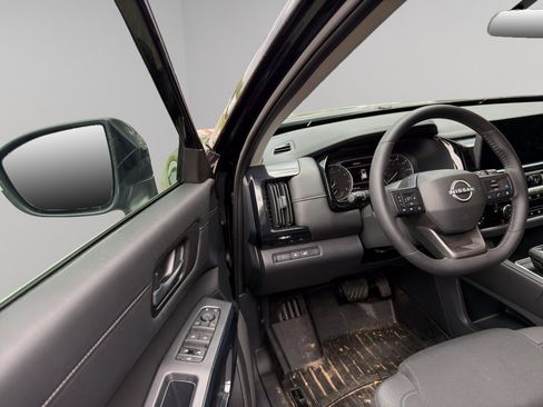 Used 2026 Nissan Pathfinder SV FWD image 5