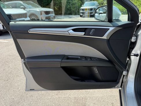Used 2018 Ford Fusion S FWD image 7