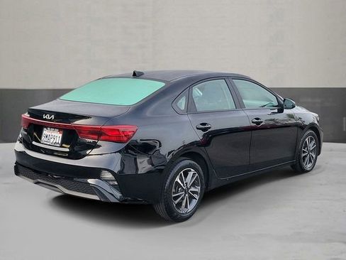 Used 2024 Kia Forte LXS w/ LXS Technology Package image 2