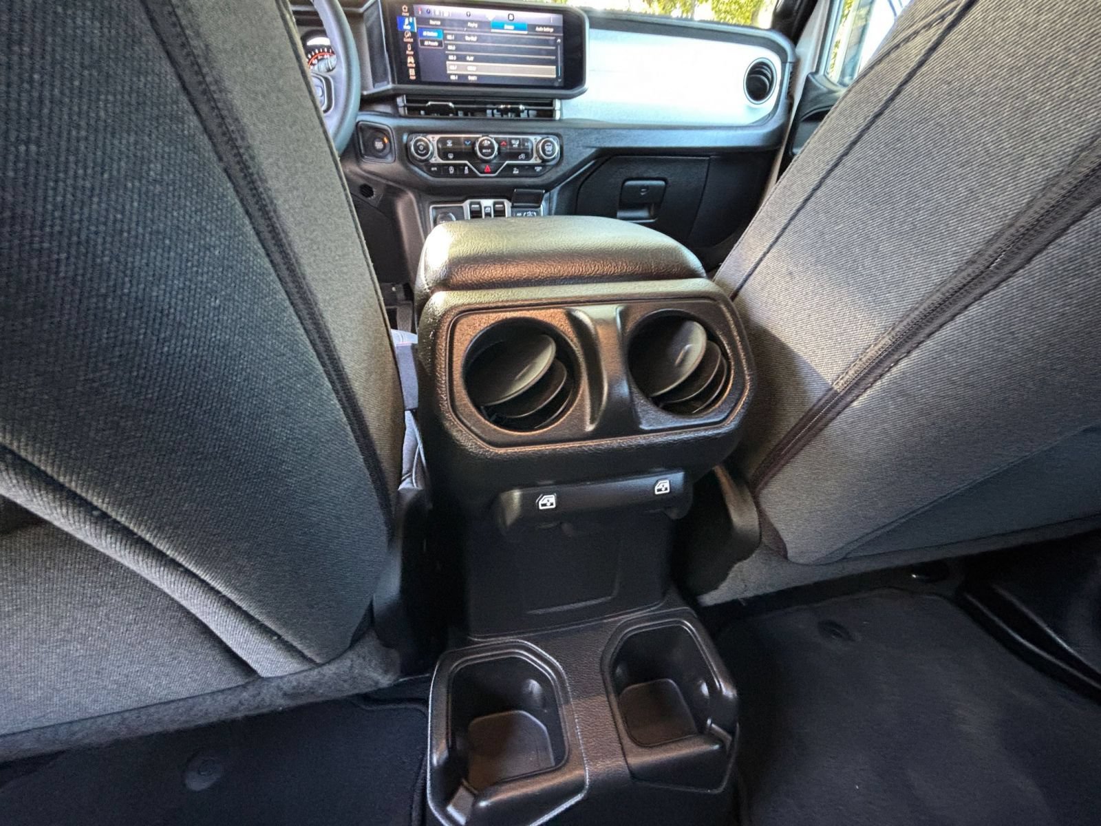 Used 2025 Jeep Wrangler Unlimited Sport AWD/4WD image 24