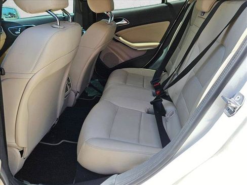 Used 2020 Mercedes-Benz GLA 250 image 18
