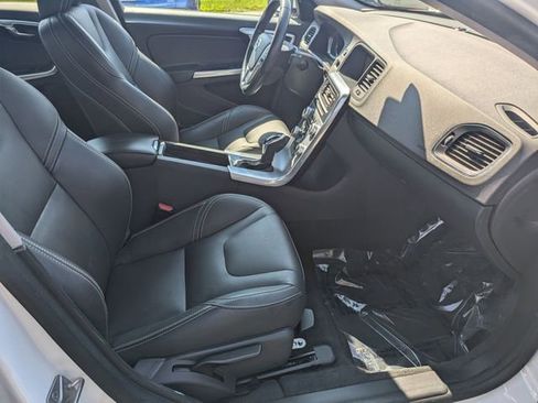 Used 2018 Volvo S60 T5 Dynamic w/ Vision Package image 28