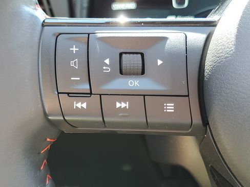 Certified 2025 Nissan Kicks SR FWD image 20