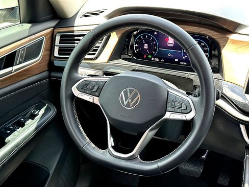 Used 2026 Volkswagen Atlas SE FWD image 29