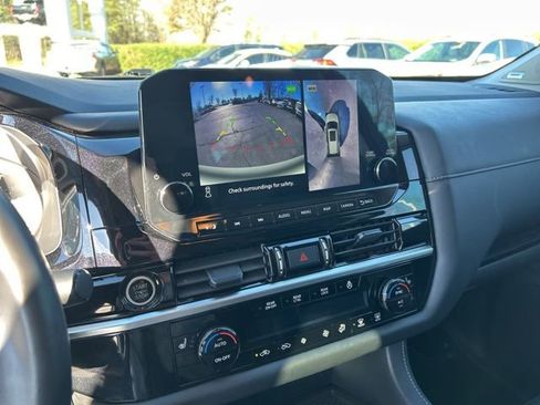 Used 2024 Nissan Pathfinder SL w/ SL Premium Package image 24