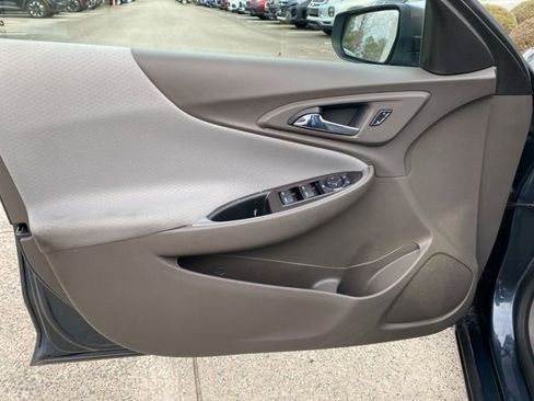Used 2020 Chevrolet Malibu LS image 18