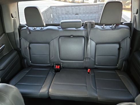 Used 2022 GMC Sierra 1500 SLT w/ SLT Convenience Package image 36