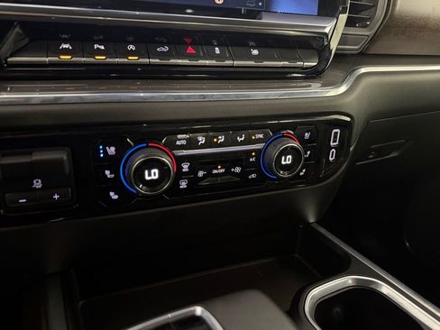 Used 2024 Chevrolet Silverado 1500 High Country w/ High Country Premium Package image 21