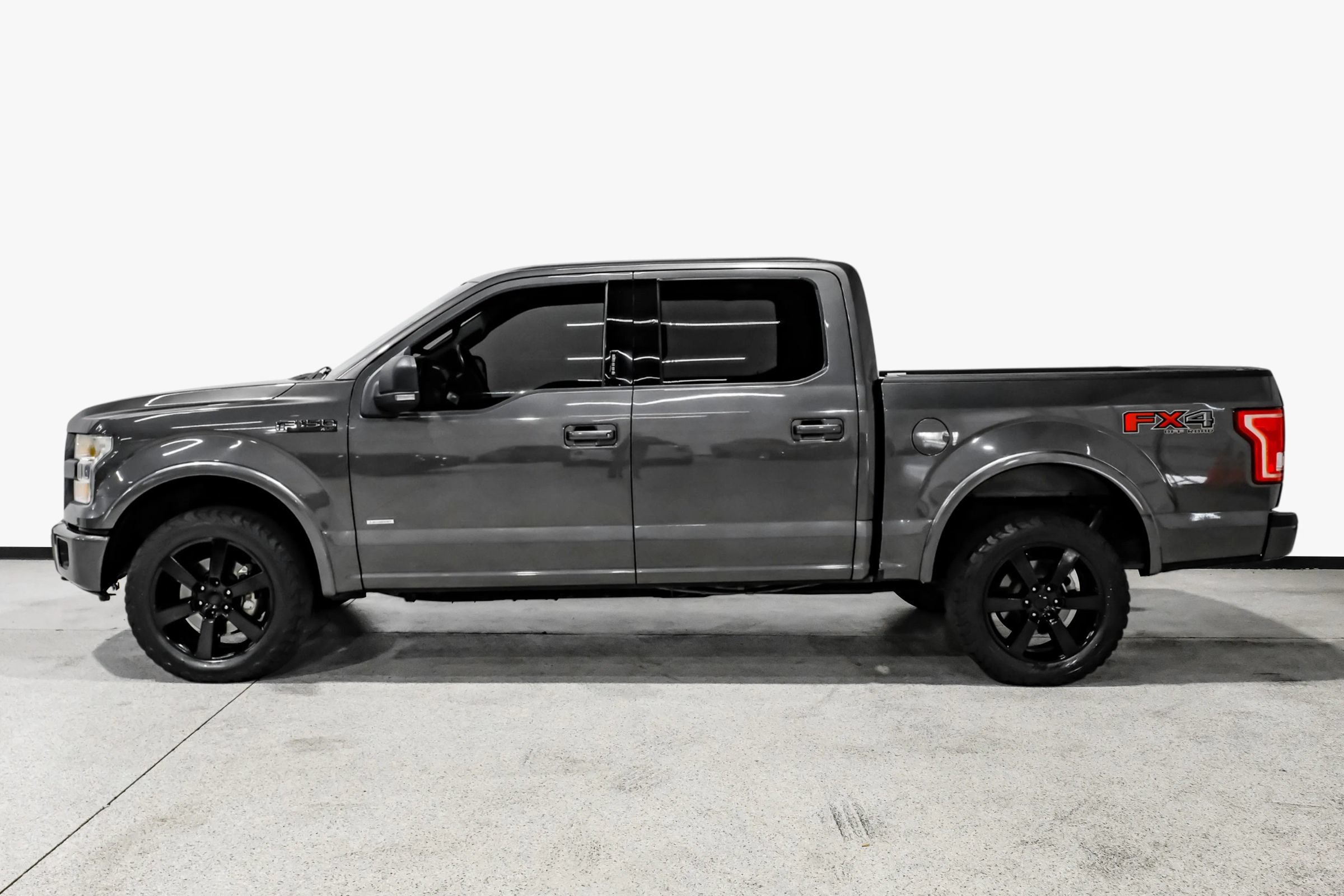 Used 2017 Ford F150 XLT w/ Equipment Group 302A Luxury AWD/4WD image 9
