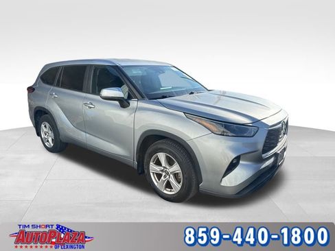 Used 2024 Toyota Highlander XLE image 5