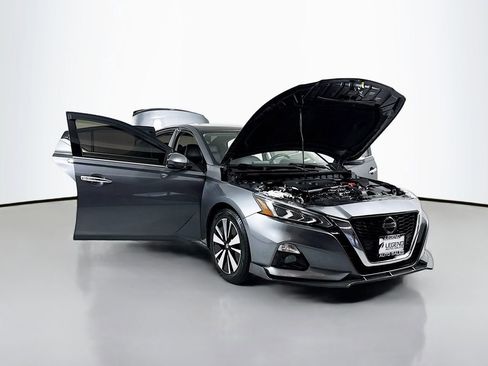 Used 2019 Nissan Altima 2.5 SL FWD image 19