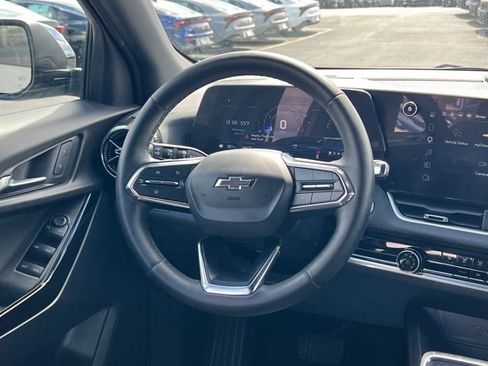 Used 2025 Chevrolet Equinox LT w/ Midnight Edition AWD/4WD image 12