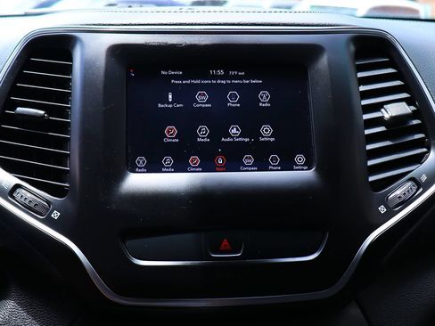 Used 2019 Jeep Cherokee Latitude w/ Popular Appearance Group FWD image 49